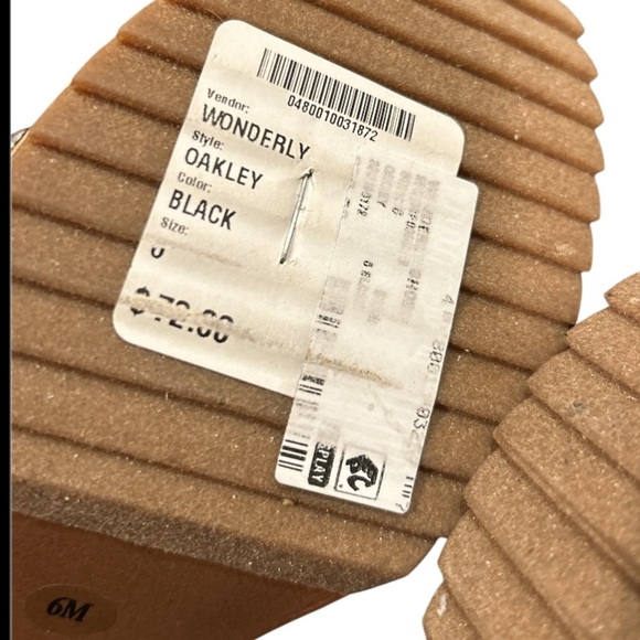 Wonderly Oakley Style Black Platform NWOB clog sandals, size 6M. - Picture 6 of 6